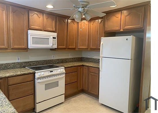 4th image of 912 8th St
