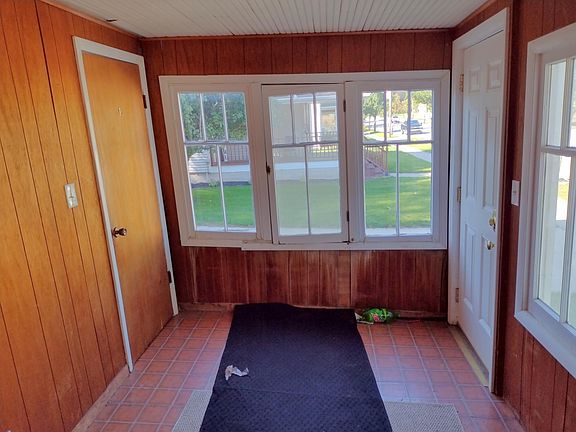 covered porch /entrance