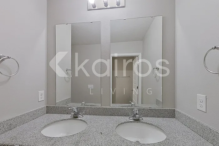 4816 Malay Cir — Photo 17