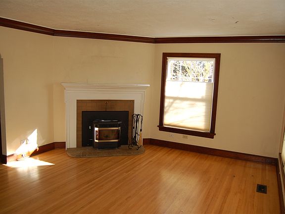 Living room with wood pellet stove