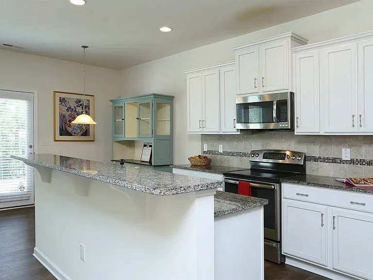 131 Holly Berry Ln — Photo 7