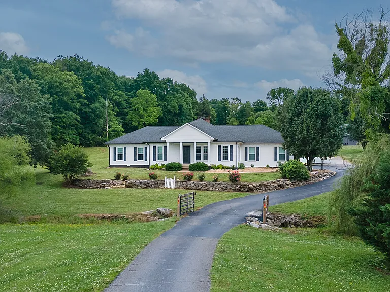 2541 Mooresville Hwy — Photo 4