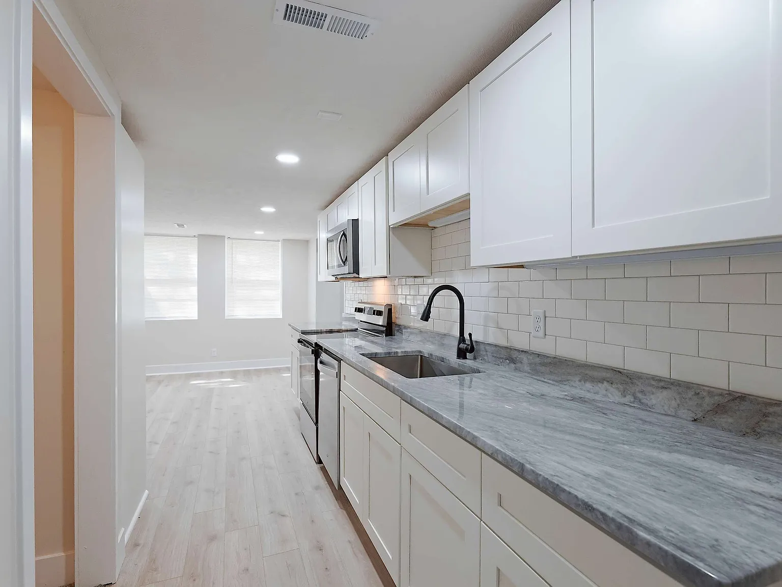 1901 D Street - Unit E — Photo 4