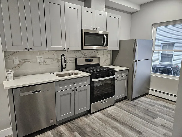 32 Irving St #1 — Photo 12