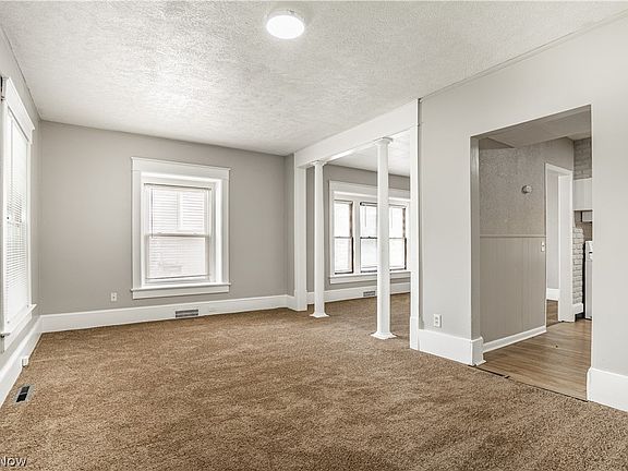 5th image of 78 E Mapledale Ave