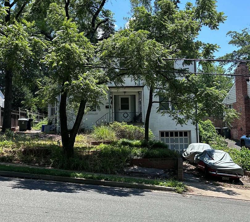 2nd image of 1400 20th St S