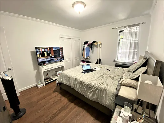 Rented by Douglas Elliman | media 16