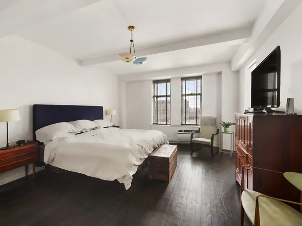 405 West 23rd Street image 5 of 8