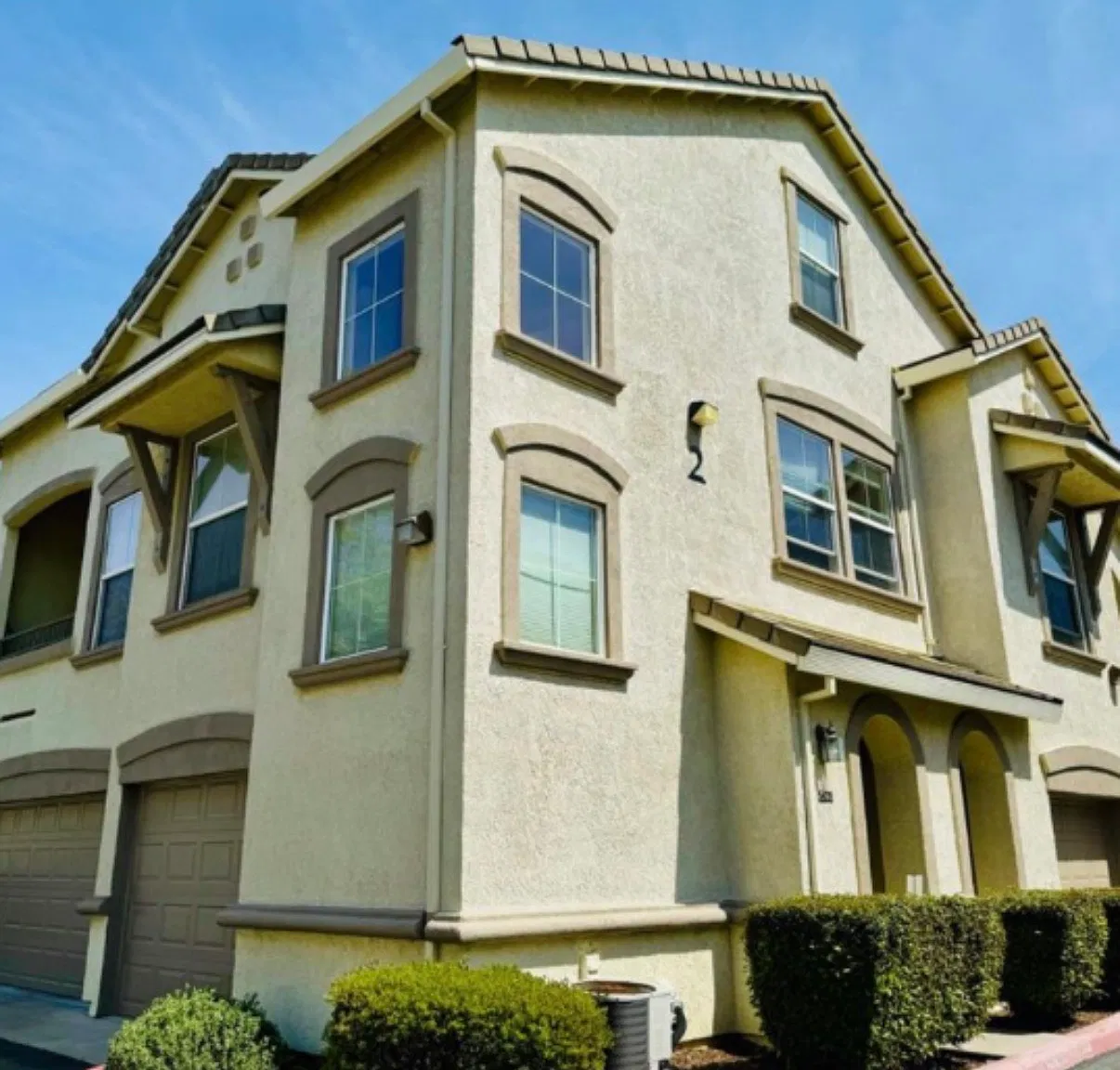 2 bed, 1519 sqft, $2,500 — Photo 1