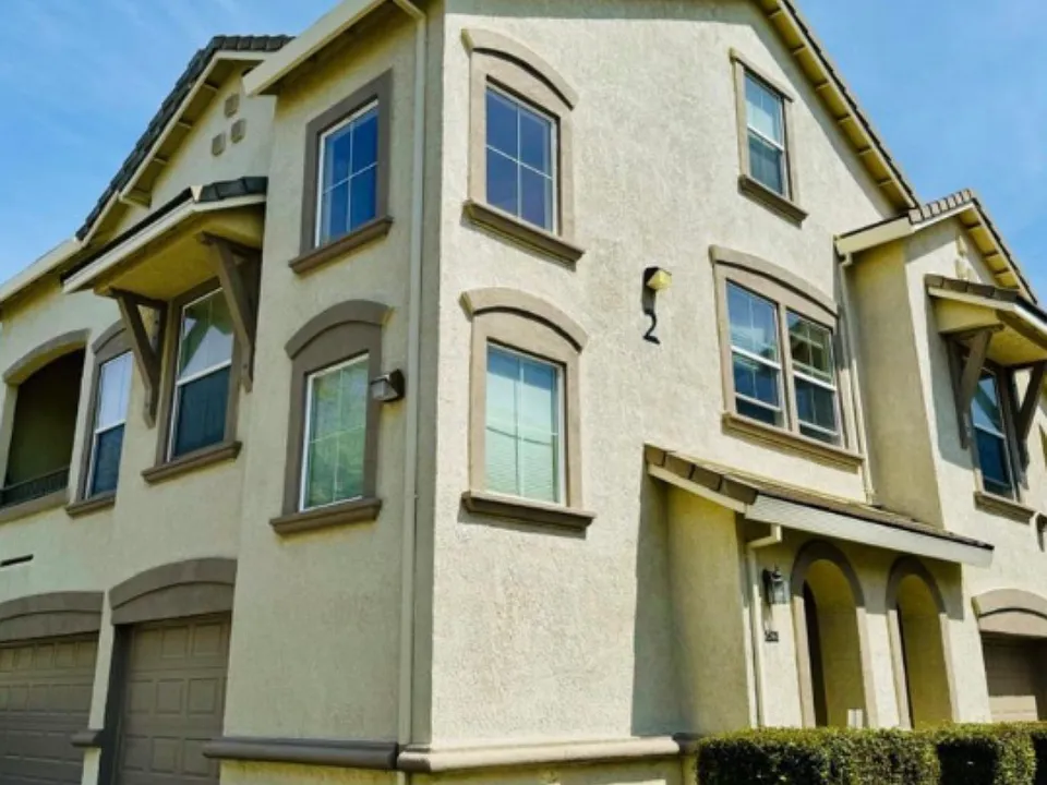 5521 Tares Cir