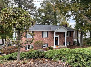 114 Summit Park Cir, Elkview, WV 25071