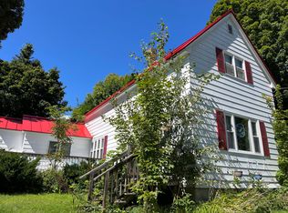 32 Front St, Rumford, ME 04276