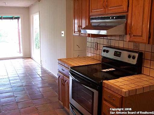 4th image of 542 PATRICIA DR