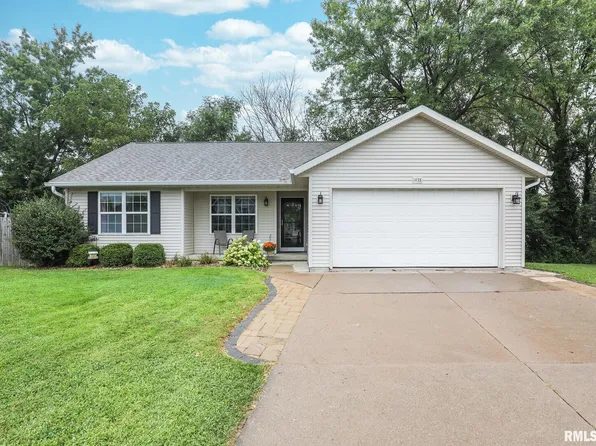 1438 N Zenith Ave, Davenport, IA 52804