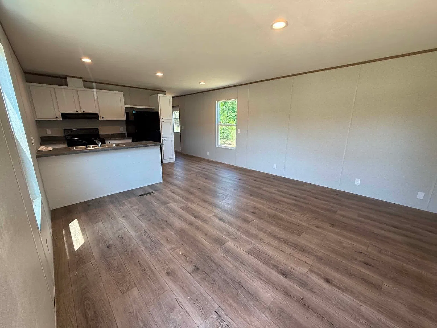 2 bed, 960 sqft, $1,200 — Photo 2