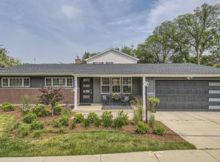 448 Ridge Ave, Clarendon Hills, IL 60514