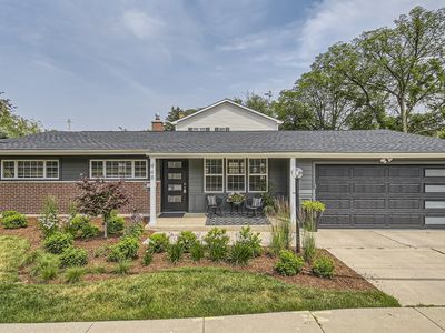 448 Ridge Ave, Clarendon Hills, IL, 60514