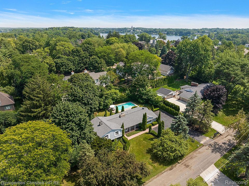 1st image of 1631 Apple Ln