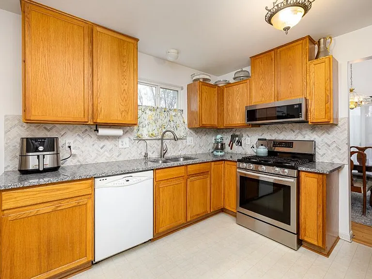 3339 Elsinore Ct — Photo 8