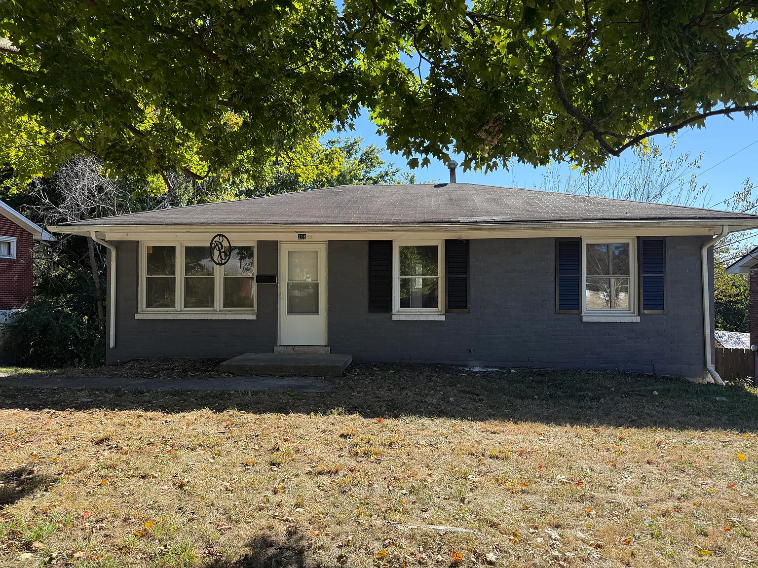 3 bed, 1.0 bath, 2052 sqft, $1,595 — Photo 1