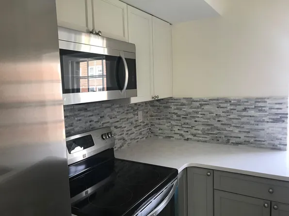 3839 Rodman St NW APT C33, Washington, DC 20016