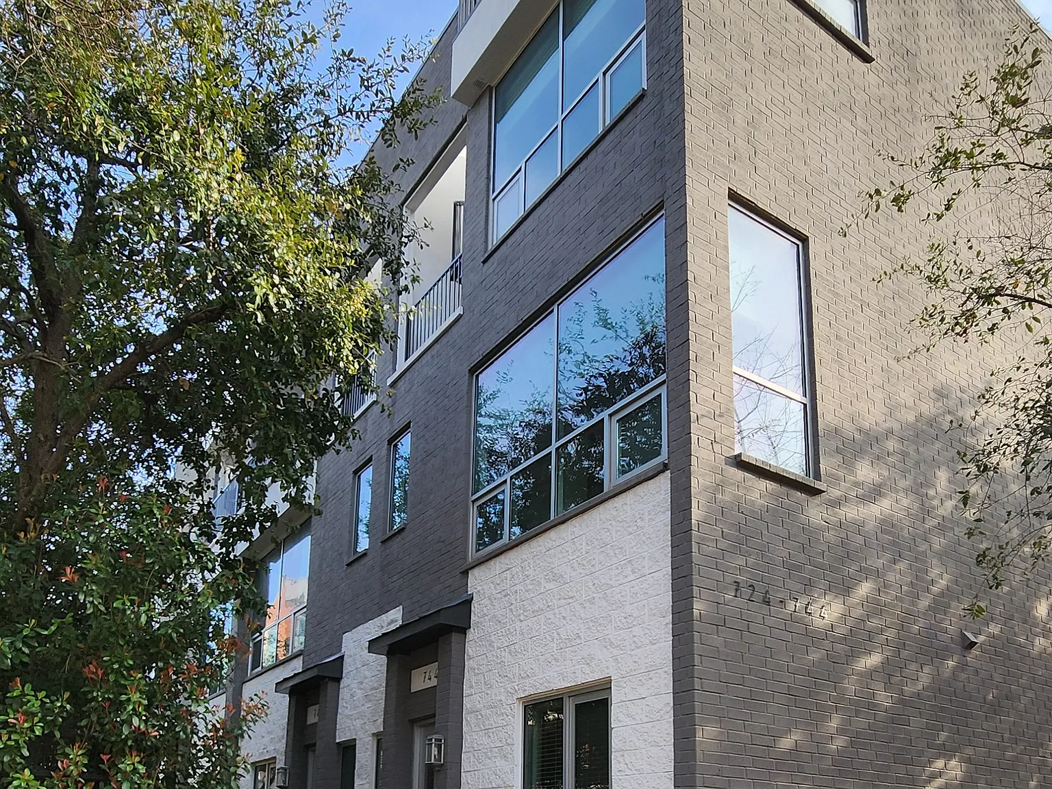 3 bed, 1800 sqft, $3,999 — Photo 2