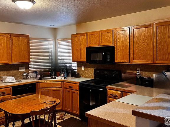 3rd image of 2072 Lily Dr