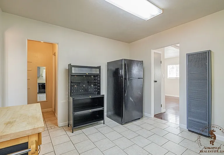 540 W 8th St — Photo 8