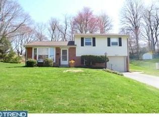 1 Rose Tree Dr, Broomall, PA 19008