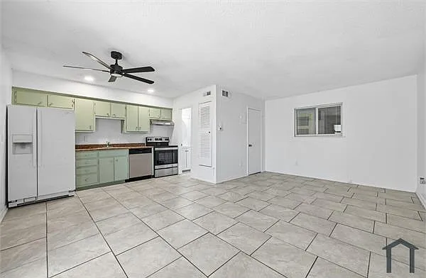 1 bed, 610 sqft, $980 — Photo 2