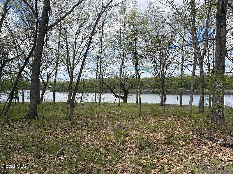 3rd image of 676 Knickerbocker Road