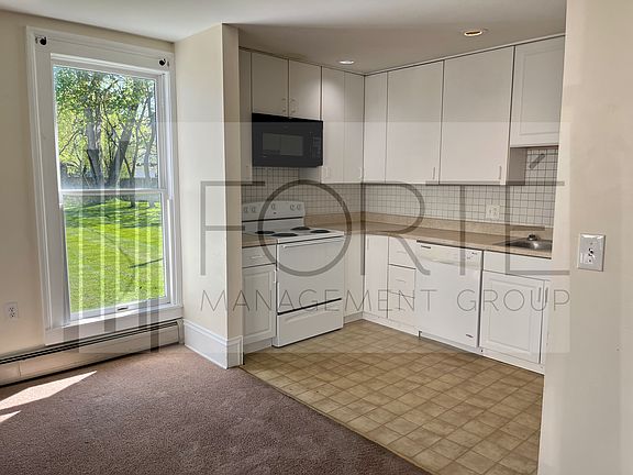 3rd image of 261 Ten Eyck St #2