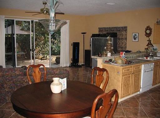 3rd image of 706 NE 2nd St APT 6