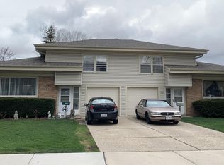 320 Bethesda Ct #324, Waukesha, WI 53186