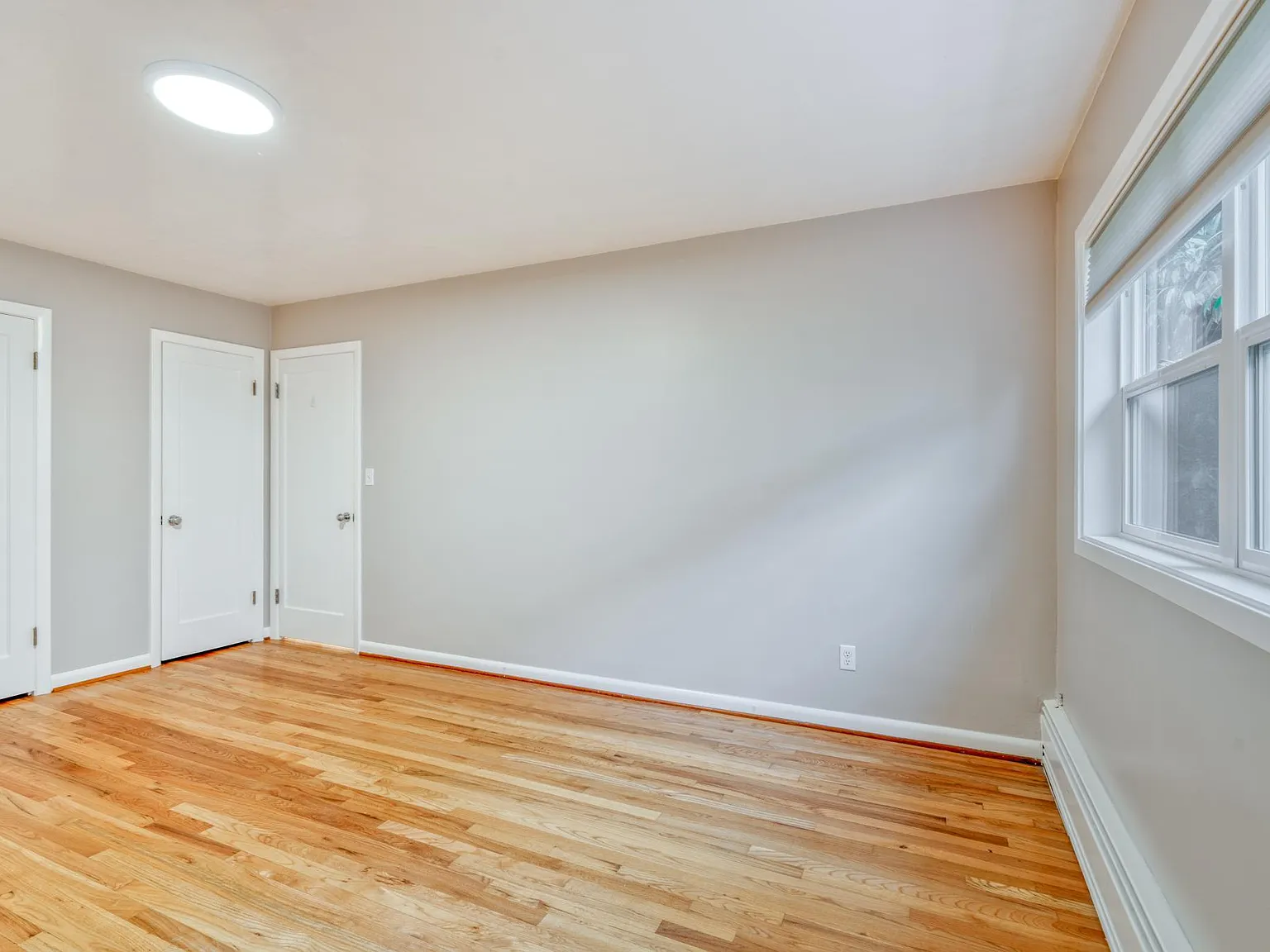 1 bed, 945 sqft, $2,048 — Photo 3