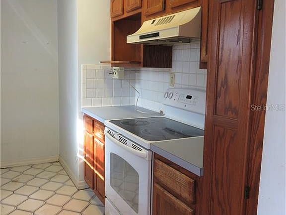 5th image of 1208 Yale Ave