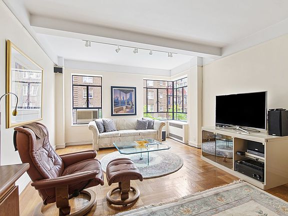 2nd image of 565 W End Ave APT 5F