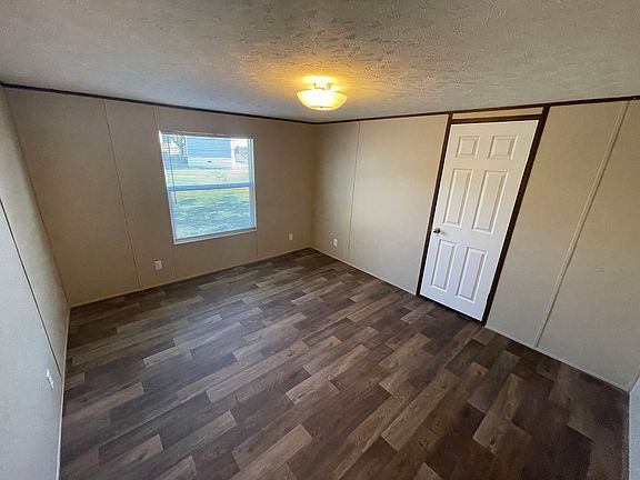 3rd image of 117 Becky Dr