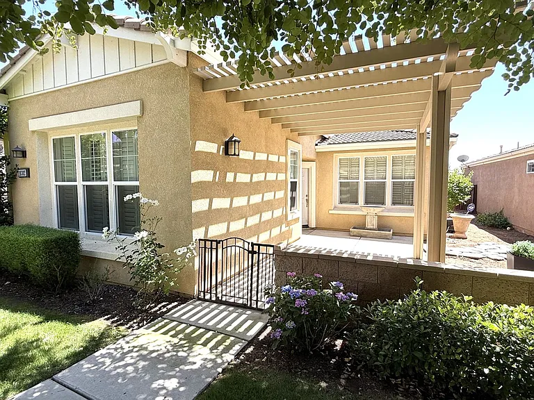 10302 Oldham Ln — Photo 9