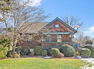 17 Center Rd, Old Greenwich, CT 06870