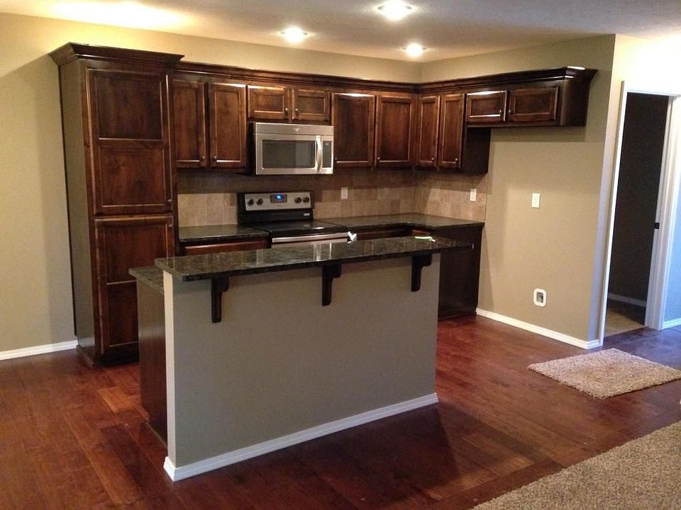 2nd image of 1921 S Redbird Ct