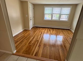 13 Rayner St APT 2, Blackstone, MA 01504