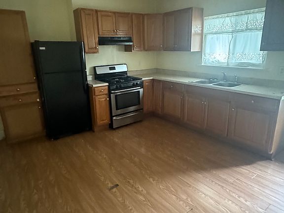 4th image of 104 Munson Ave