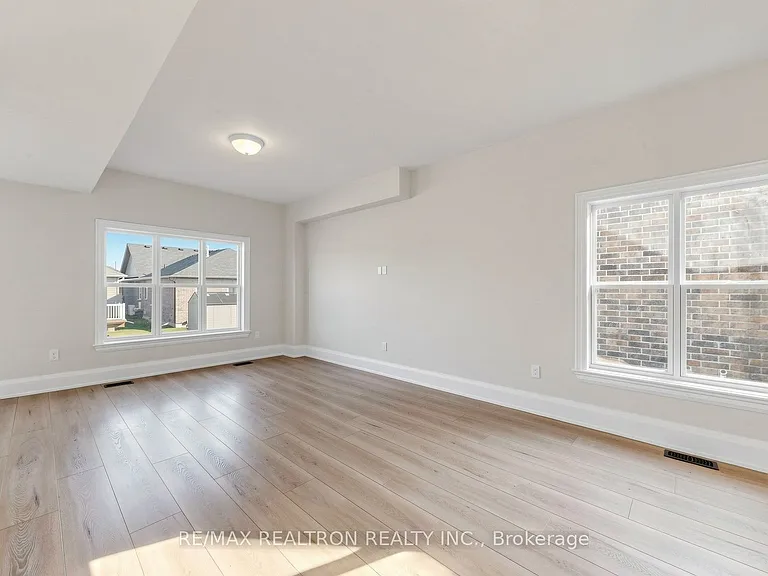 4 Braeburn St — Photo 9