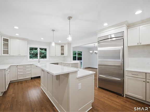 4th image of 21 Deepwood Road