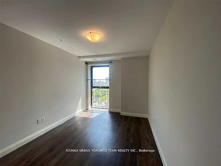 118 King St E #621 — Photo 20