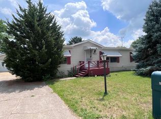 8653 Fig Tree Ln, Roscoe, IL 61073