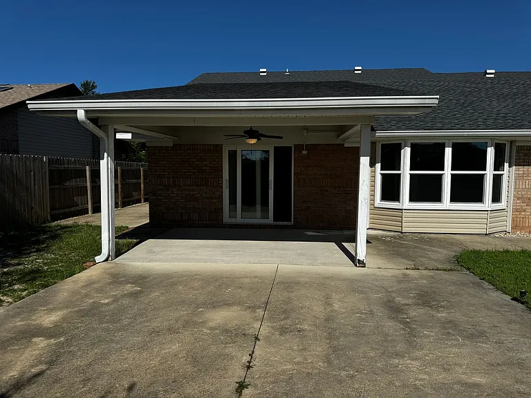 907 Lee Ct — Photo 18