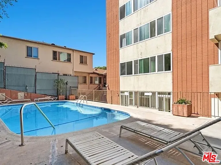 540 Kelton Ave #2A — Photo 13