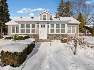 3724 Shorewood Rd, Lakeport, MI 48059